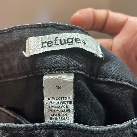 Distressed black jeans Charlotte Russe - Picture 2 of 2